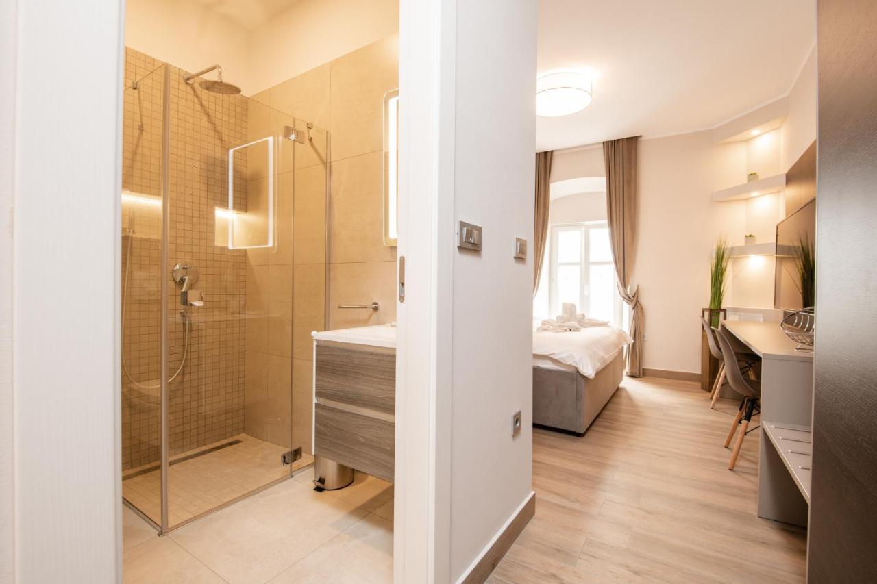 Deluxe Apartments & Rooms Revis 리예카 외부 사진
